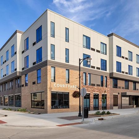 Отель Courtyard By Marriott Owatonna Downtown Экстерьер фото