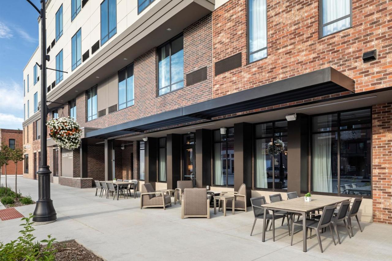 Отель Courtyard By Marriott Owatonna Downtown Экстерьер фото